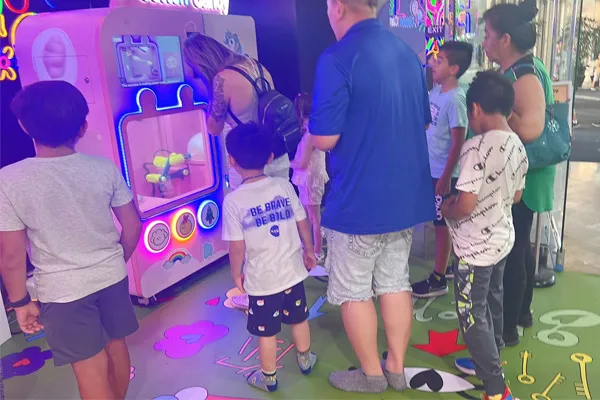 cotton candy vending machine customer case - shopping mall